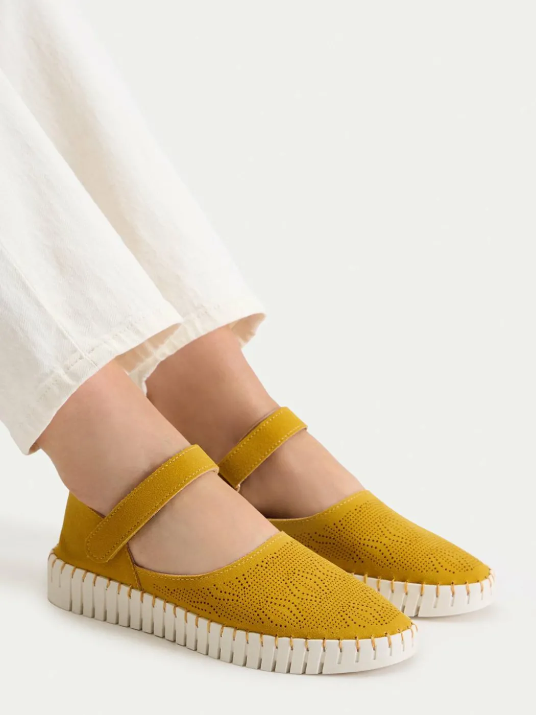 Scarpe basse CEO-3Y9423-8 Giallo