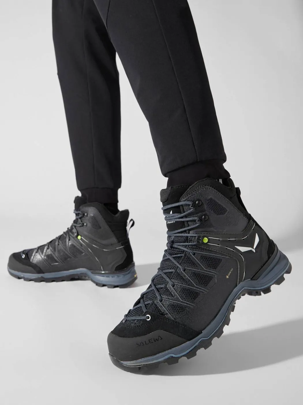 Scarpe da trekking Ms Mnt Trainer Lite Mid Gtx GORE-TEX 61359-0971 Nero